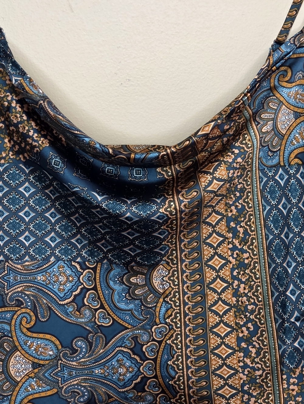 Everyday Chic Boutique Navy Paisley Patchwork Satin Cami Tank Top Size Medium - Picture 3 of 10